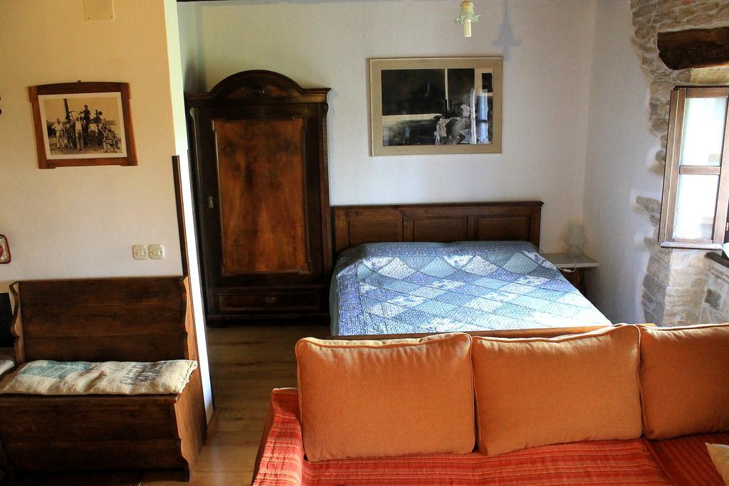 Apartments Mestri Grožnjan Стая снимка