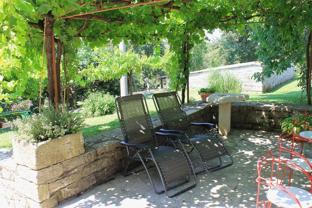 Apartments Mestri Grožnjan Екстериор снимка